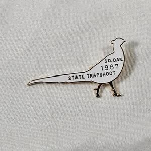 Vtg 1987 South Dakota State Trapshoot Pin Pheasant Bird Collectors